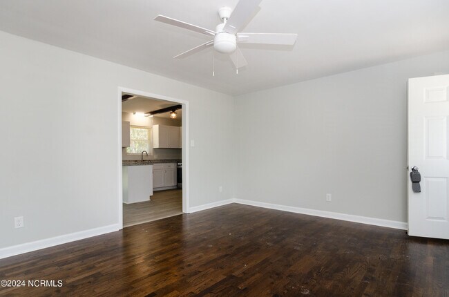 Building Photo - 548 Antietam Dr