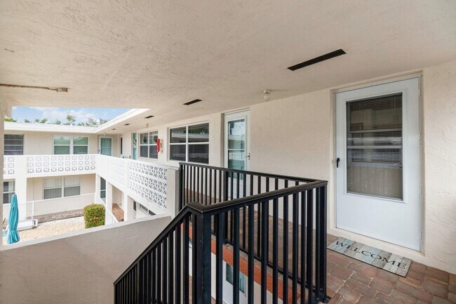 Building Photo - 350 Woodland Ave