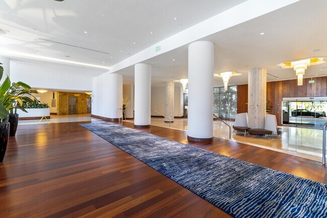 Building Photo - 5151 Collins Ave