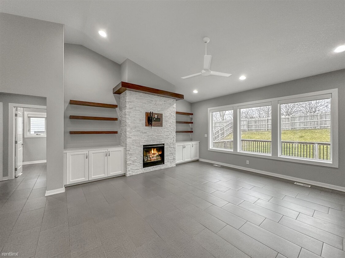 5 br, 3.5 bath House 610 Daybreak Dr House Rental in Waukee, IA