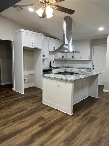 Foto del edificio - 7337 Woodbridge Dr