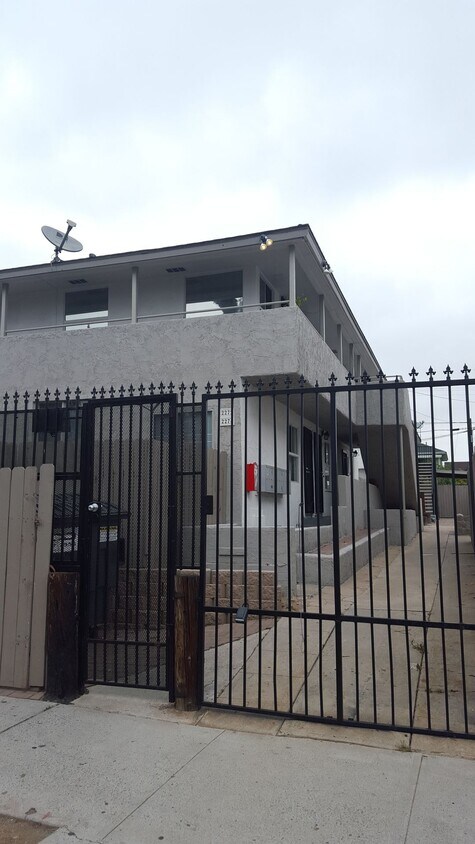 Foto principal - 1bd/1ba Apt with Private Patio, Near Navy ...