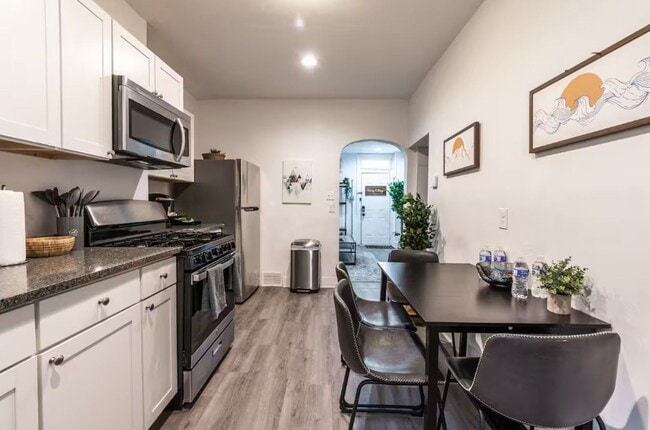 Photo - Renovated 3BR in South Side Flats | 100 Walk Score | In-Unit Laundry House