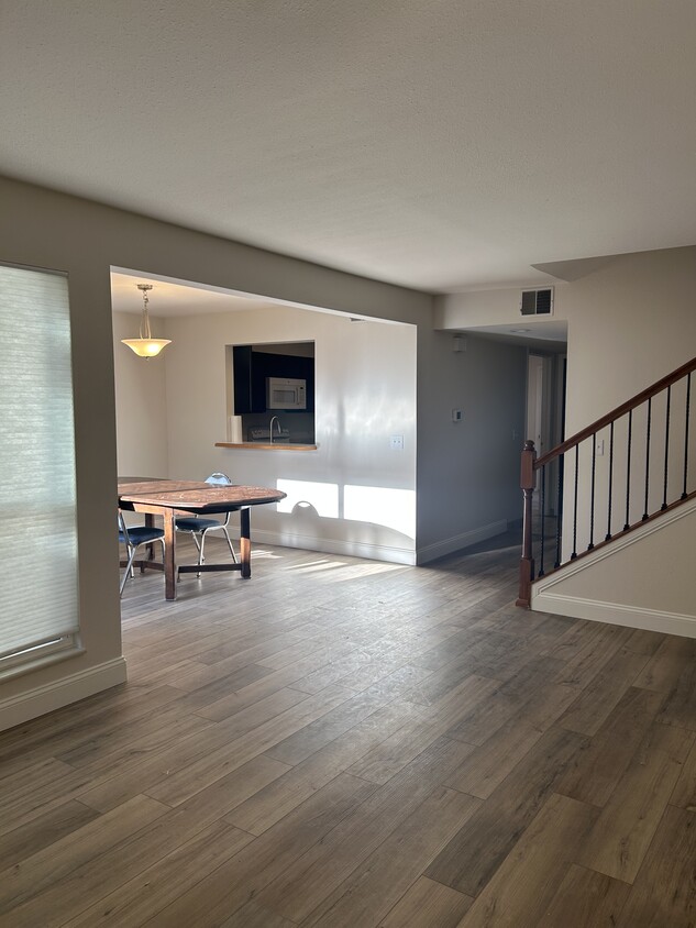 Living Area - 3330 Templeton Gap Rd