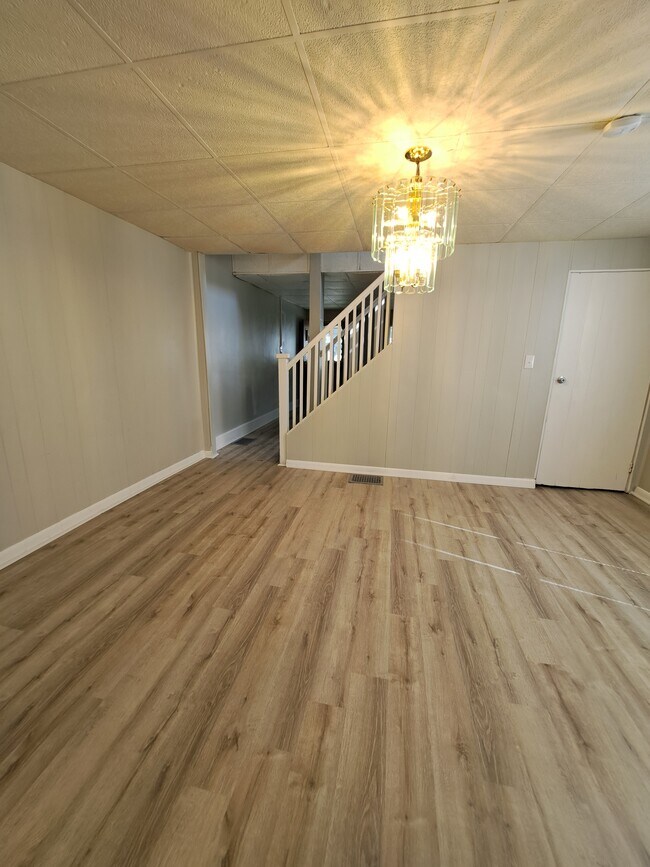 Foto del edificio - 1049 Nelson Ave