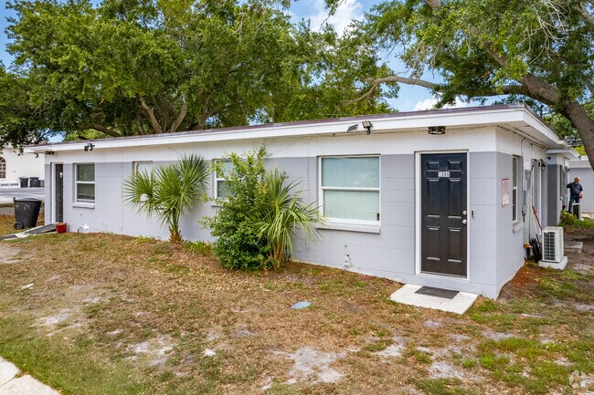 1006-1017 Vine Ave Clearwater, FL - 1006-1017 Vine Ave
