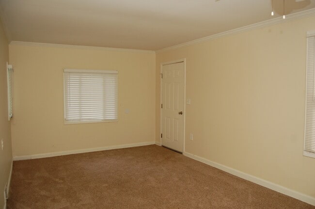 5th bedroom - 5075 Fairmont Rd SE