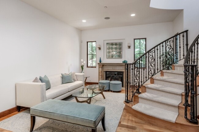 Building Photo - Elegant Mediterranean Home in Prime Menlo ...