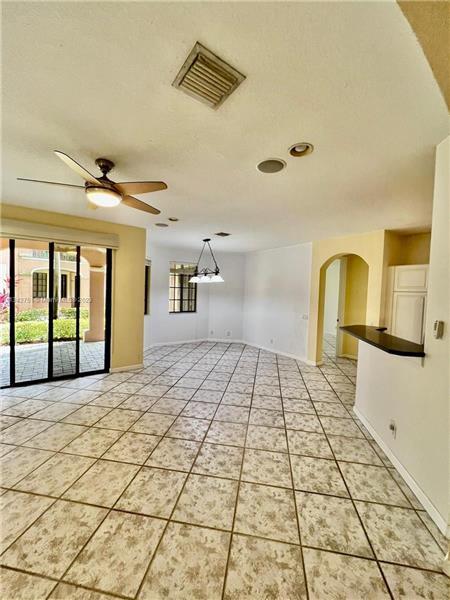 Foto del edificio - 2682 Center Ct Dr