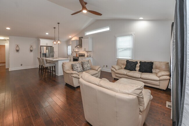 Foto del edificio - 2131 12th Ave N