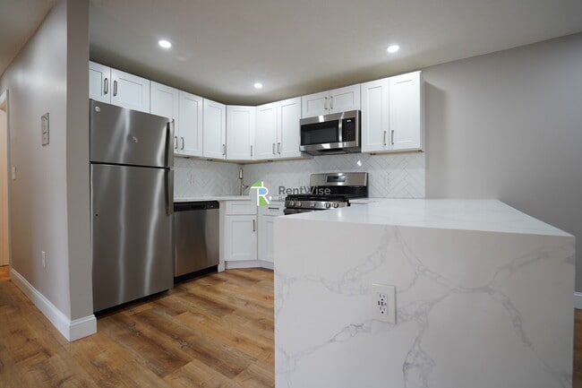 Foto del edificio - 971 Fellsway
