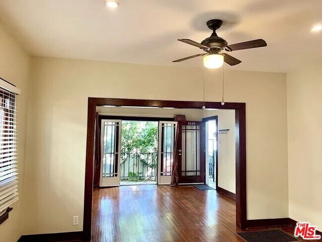 Foto del edificio - 1431 N Las Palmas Ave