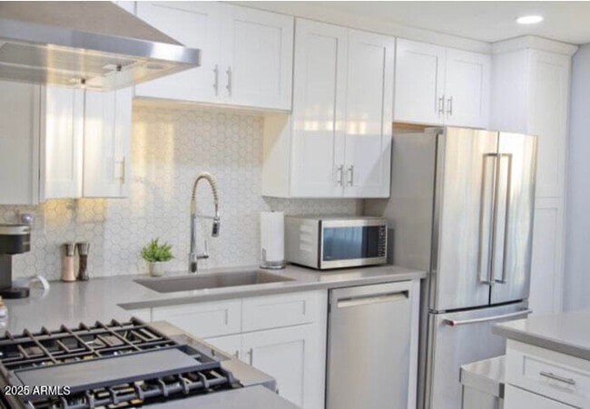 Foto del edificio - 1808 N 75th Pl