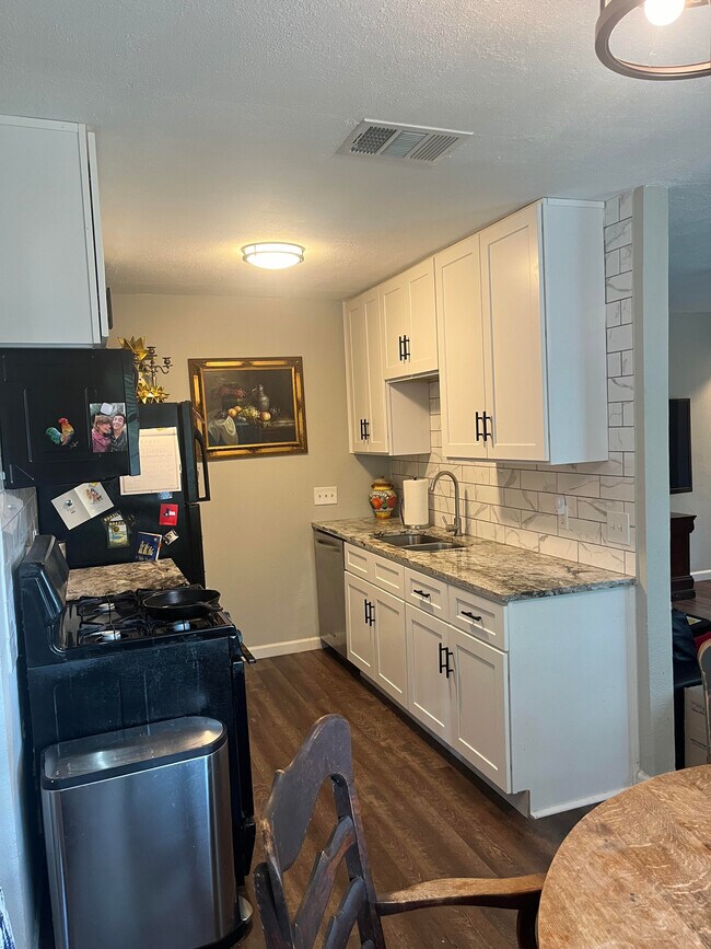 Updated kitchen - 7201 Ellington Cir
