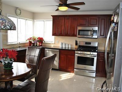 Foto del edificio - 216 Mamaroneck Rd