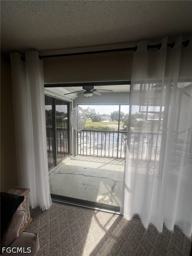 Foto del edificio - 1754 Cape Coral Pkwy E