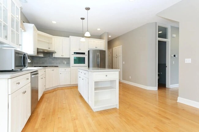 Building Photo - 9324 Wilderness Cove