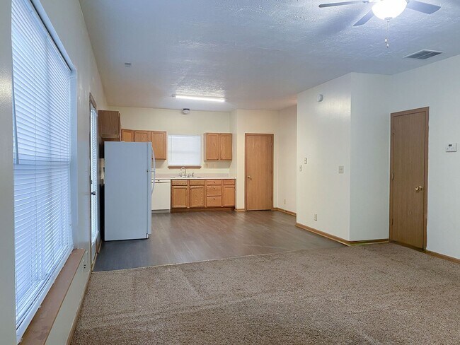 Foto del edificio - 3867-3871 Ledyard Street