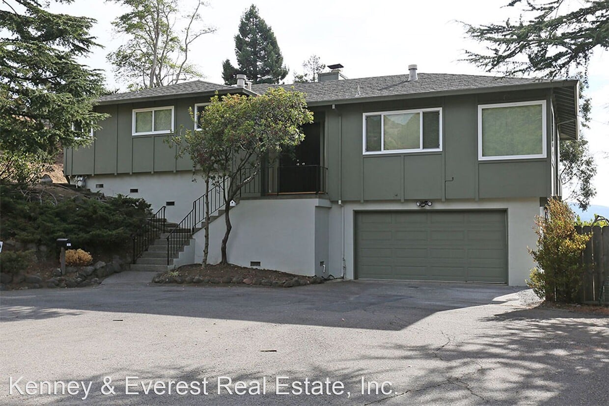 Primary Photo - 3 br, 2 bath House - 107 Trestle Glen Terrace