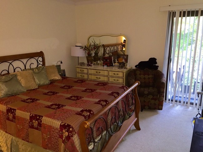 Bedroom - 445 Hope St