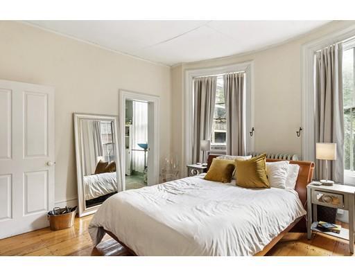 Building Photo - 558 Tremont St
