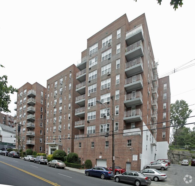 The Parkway Terrace Apartments in Yonkers, NY