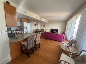 Foto del edificio - 1720 Harrison St