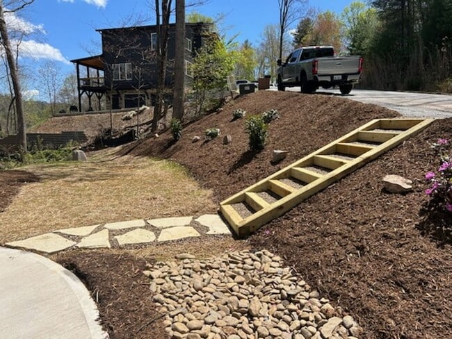 Building Photo - Well Maintained Home