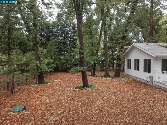 Foto del edificio - 1244 Stone Valley Rd