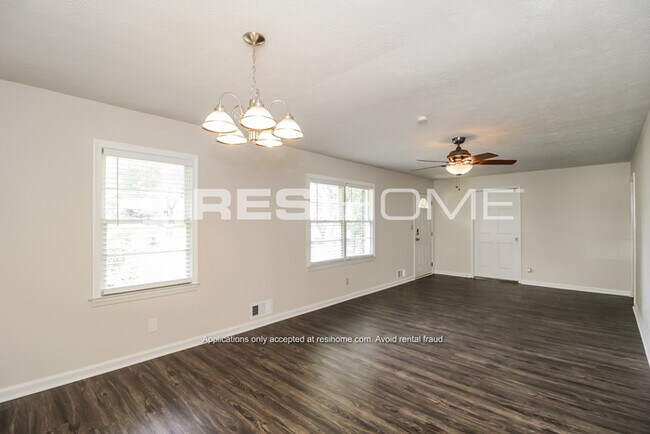 Foto del edificio - 2931 Birchwood Way SW