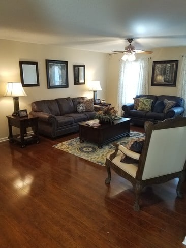 Livingroom - 267 Cole Rd