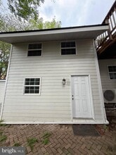 Building Photo - 512 Caroline St