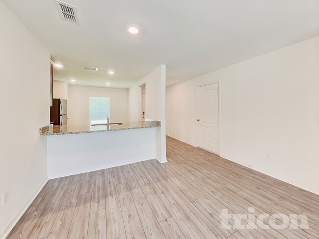 Building Photo - 14 Rivera Ln