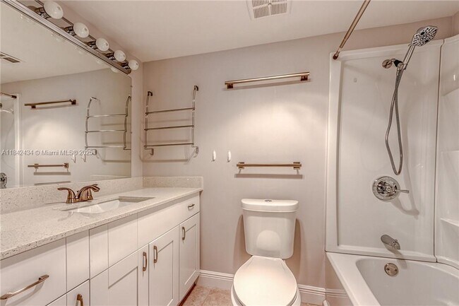 Foto del edificio - 3350 NE 33rd St
