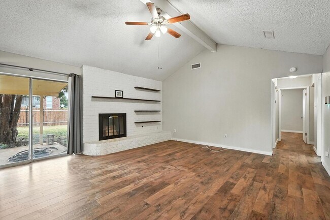 Foto del edificio - 5402 Castle Rd
