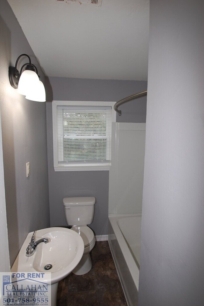 Building Photo - Remodeled duplex in Park Hill