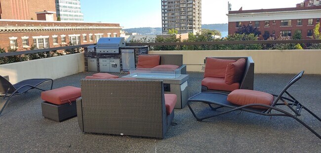 Roof top patio in building - 2201 3rd Ave