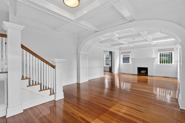 Building Photo - 3003 W Harbor View Ave