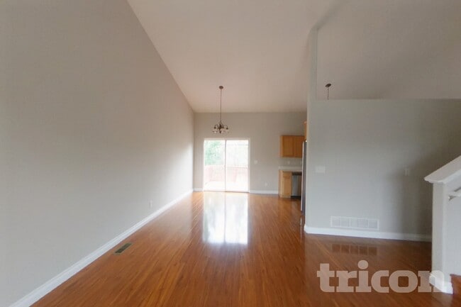 Foto del edificio - 4117 W 30th St Pl