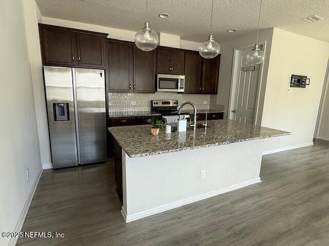 Foto del edificio - 4634 Pine Ridge Pkwy