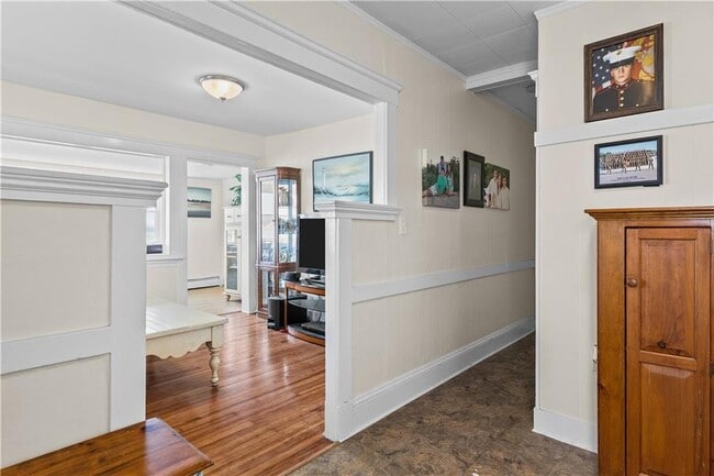 Building Photo - 38 Aquidneck Ave