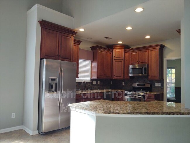 Foto del edificio - 50 Pond View Ln