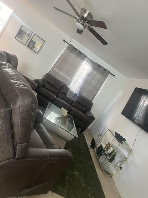 Foto del edificio - 1446 Liholiho St