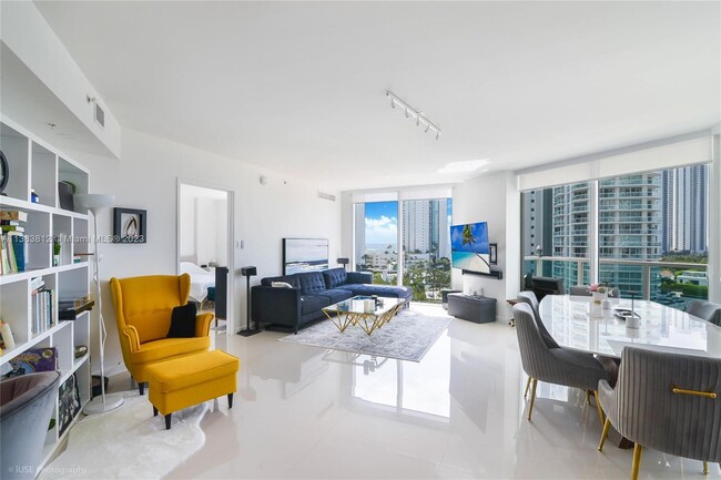 Foto del edificio - 250 Sunny Isles Blvd