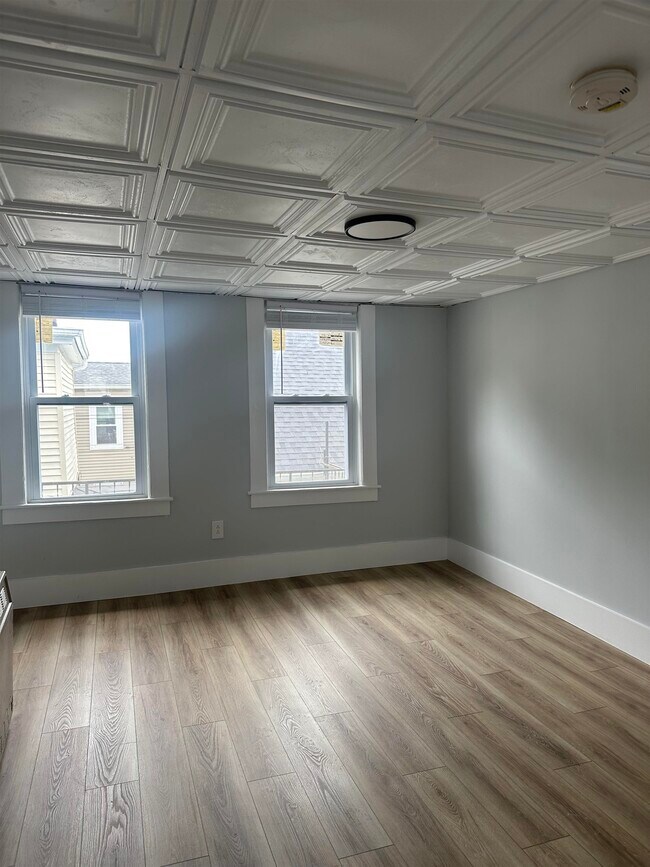 Foto del edificio - 30 Ledge St