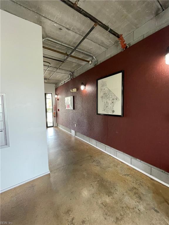 Building Photo - 443 St Pauls Blvd