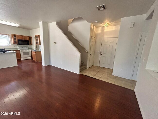 Building Photo - 2430 E County Down Dr