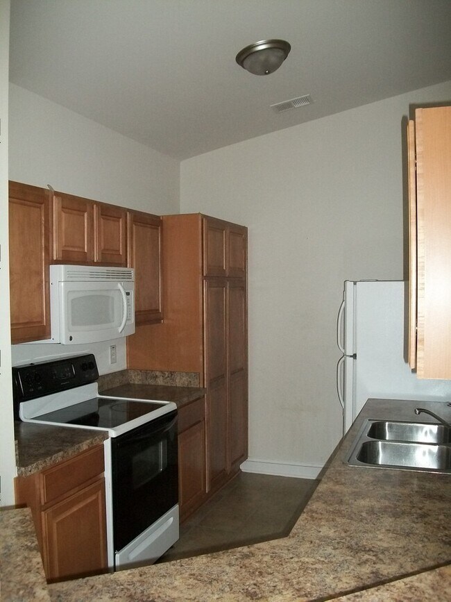 Foto del edificio - 3 Bed / 2 Bath Condo for Rent at Preserve at St. James
