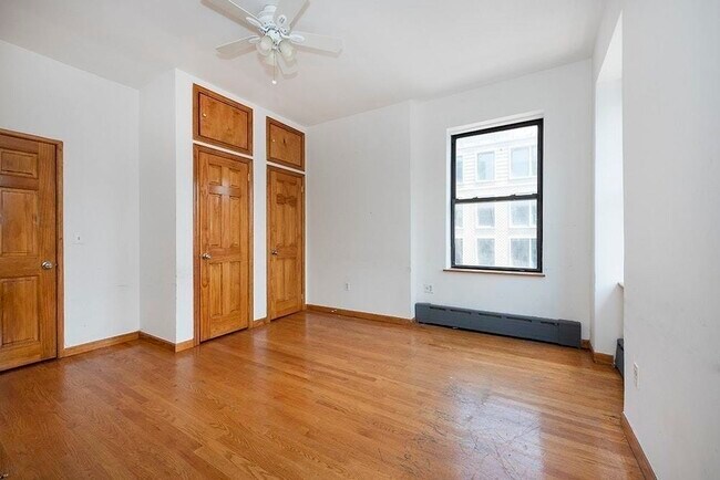 Building Photo - 117 2nd Ave