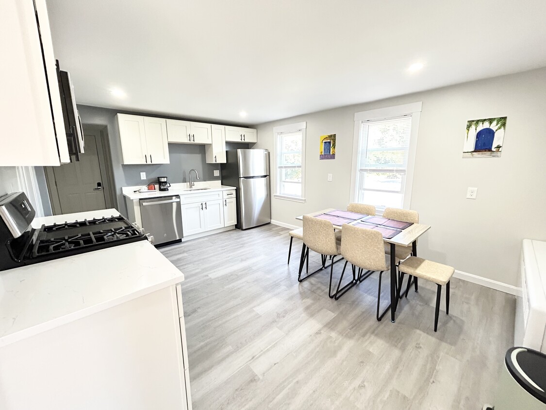 Eat in kitchen - 16 Lewis Ave